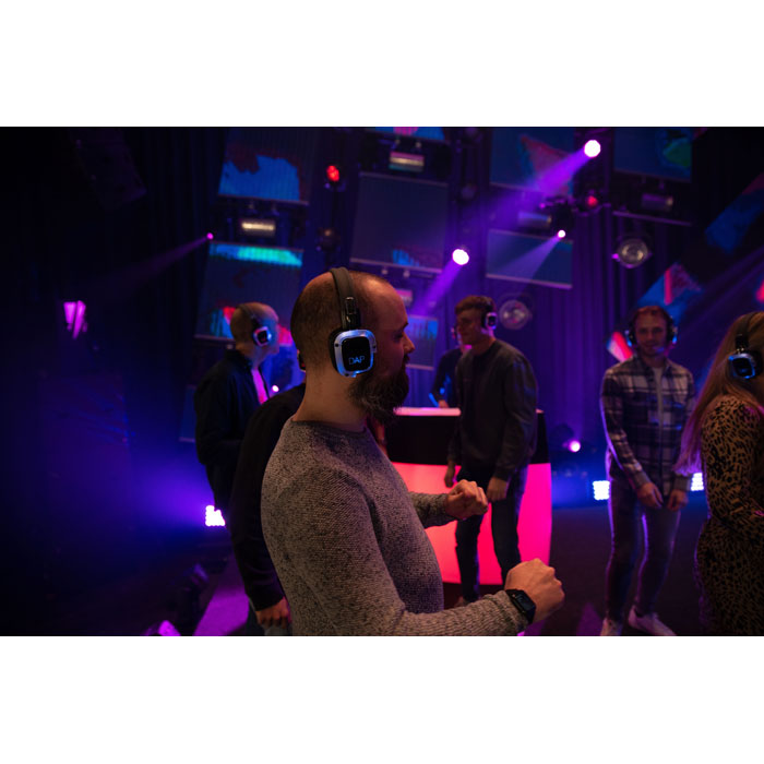 DAP Charger for Silent Disco Headphones Lädt bis zu 16 Kopfhörer gleichzeitig DAP Charger for Silent Disco Headphones Lädt bis zu 16 Kopfhörer gleichzeitig