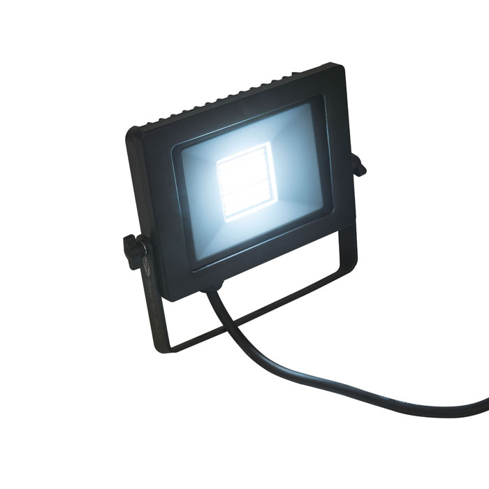SHOWTEC Aviano Tour 30W CCT LED-Fluter mit einstellbare Farbtemperatur SHOWTEC Aviano Tour 30W CCT LED-Fluter mit einstellbare Farbtemperatur