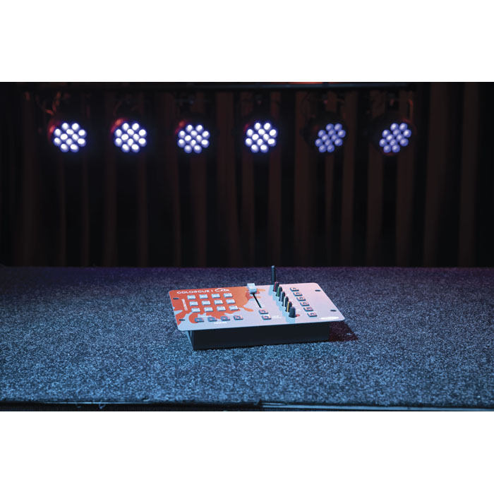 SHOWTEC ColorCue 1 Air Intelligenter, batteriebetriebener LED-Controller mit Wireless DMX, einem Fader und 6 Farben SHOWTEC ColorCue 1 Air Intelligenter, batteriebetriebener LED-Controller mit Wireless DMX, einem Fader und 6 Farben