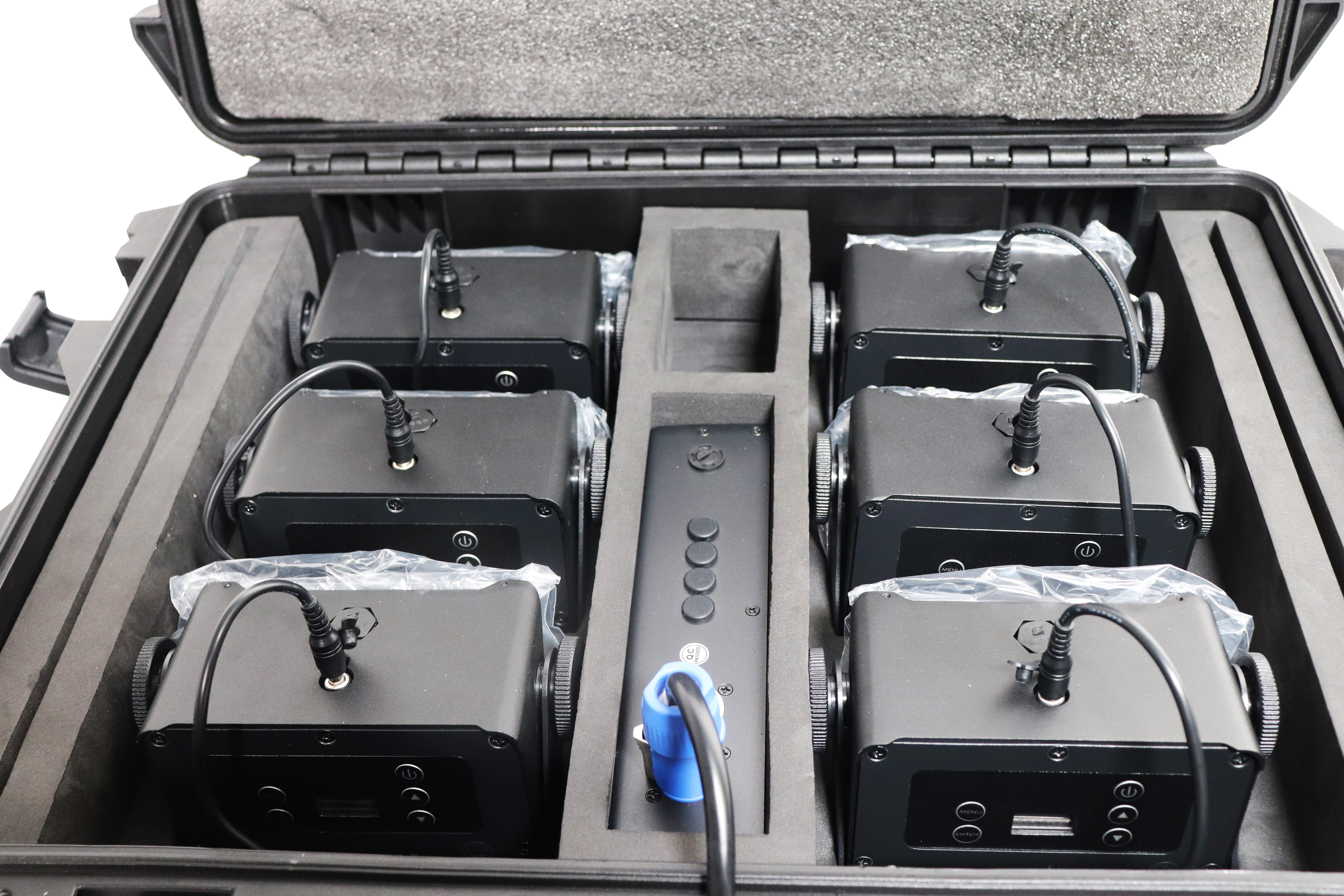 VISION CONTROL Flat Par 3*10W RGBW Tourpack 6in1 VISION CONTROL Flat Par 3*10W RGBW Tourpack 6in1