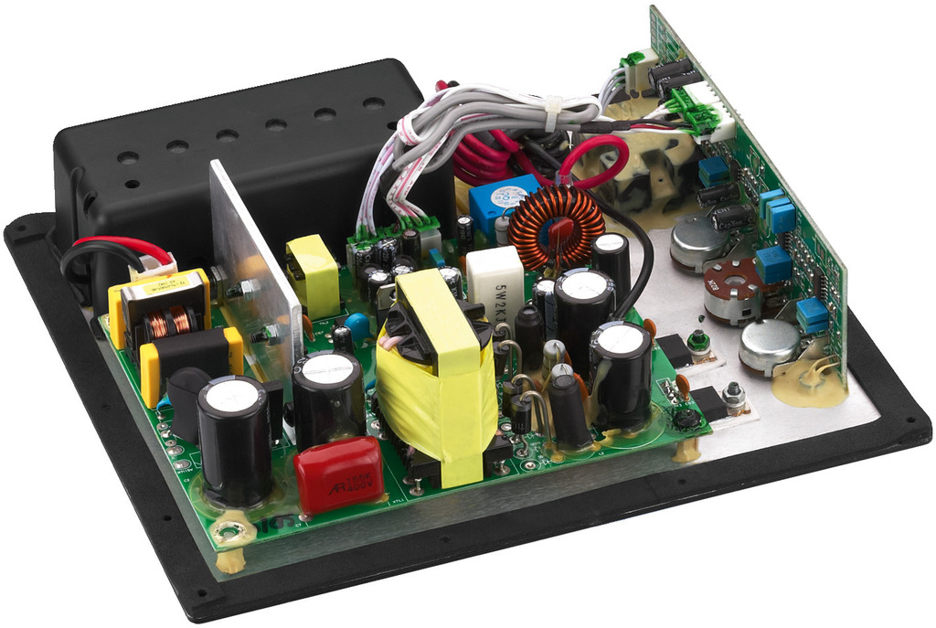 MONACOR SAM-200D Class-D-Subwoofer-Aktiv-Modul, 200 W an 4 Ω