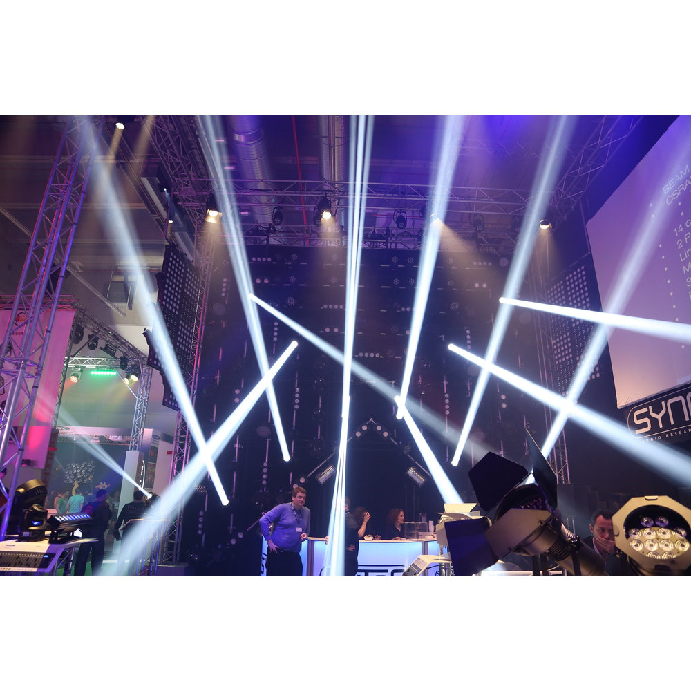 Briteq BTX-TITAN Beam, Spot und Wash Hybrid Moving-Head Briteq BTX-TITAN Beam, Spot und Wash Hybrid Moving-Head