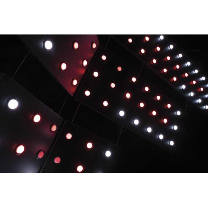 SHOWTEC Pixel Dot 50-mm RGB-LED-Punkt für die feste Installation SHOWTEC Pixel Dot 50-mm RGB-LED-Punkt für die feste Installation