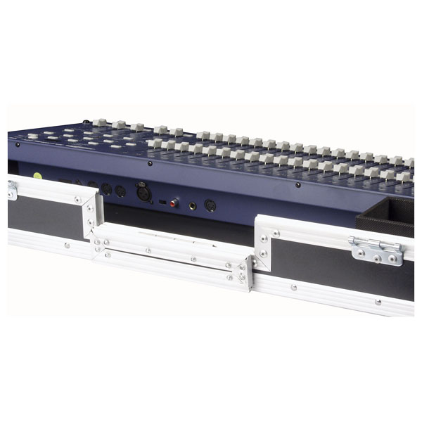 SHOWTEC Case for Showmaster 48 Flightcase SHOWTEC Case for Showmaster 48 Flightcase