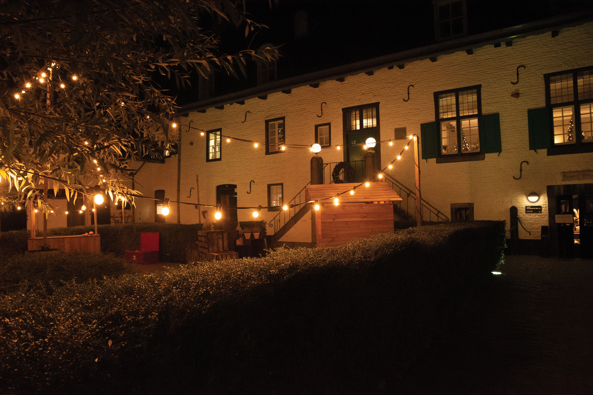 SHOWGEAR Festoon Light E27 Black, 10M 50 cm Abstand - schwarz - 10 m