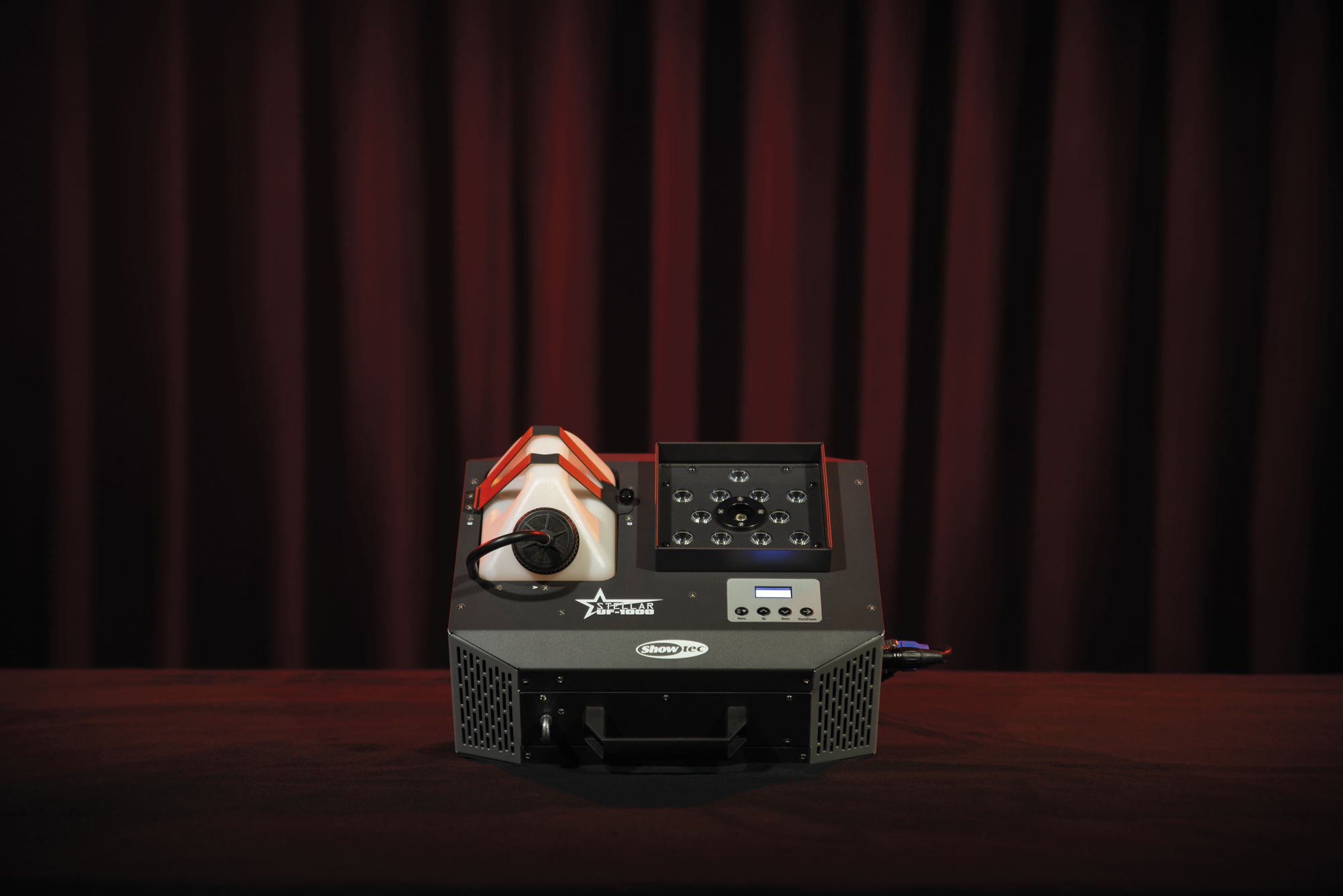 SHOWTEC Stellar UF-1000 Upright Fogger 1000 W Nebelmaschine für vertikale Nebelfahnen SHOWTEC Stellar UF-1000 Upright Fogger 1000 W Nebelmaschine für vertikale Nebelfahnen