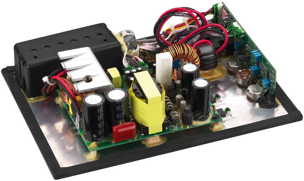 MONACOR SAM-300D Class-D-Subwoofer-Aktiv-Modul, 300 W an 4 Ω